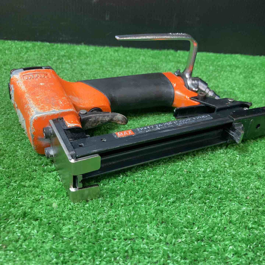 【中古品】マックス(MAX) 常圧エアタッカ F線ステープル用 (TA-20FP/222Fキュウオン) ◇ステープルおまけ付♪【岩槻店】