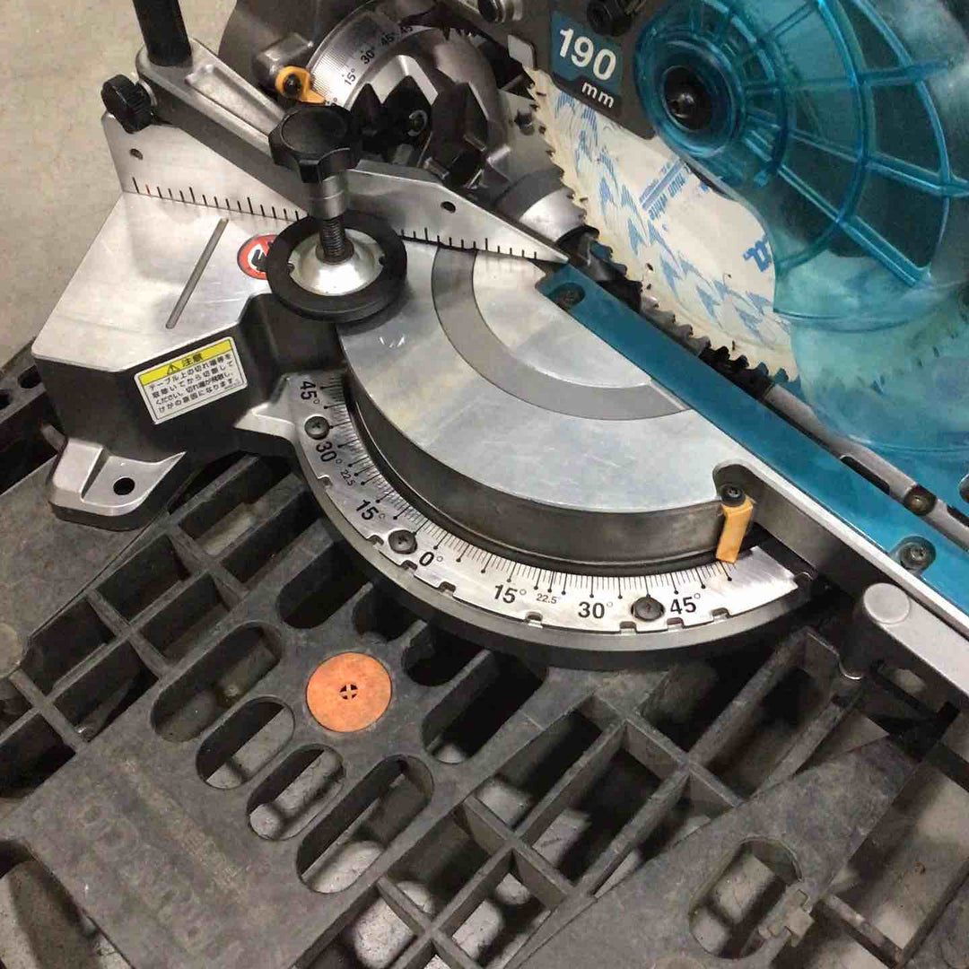 【中古品】 マキタ(makita) コードレススライドマルノコ LS008GZ 【藤沢店】