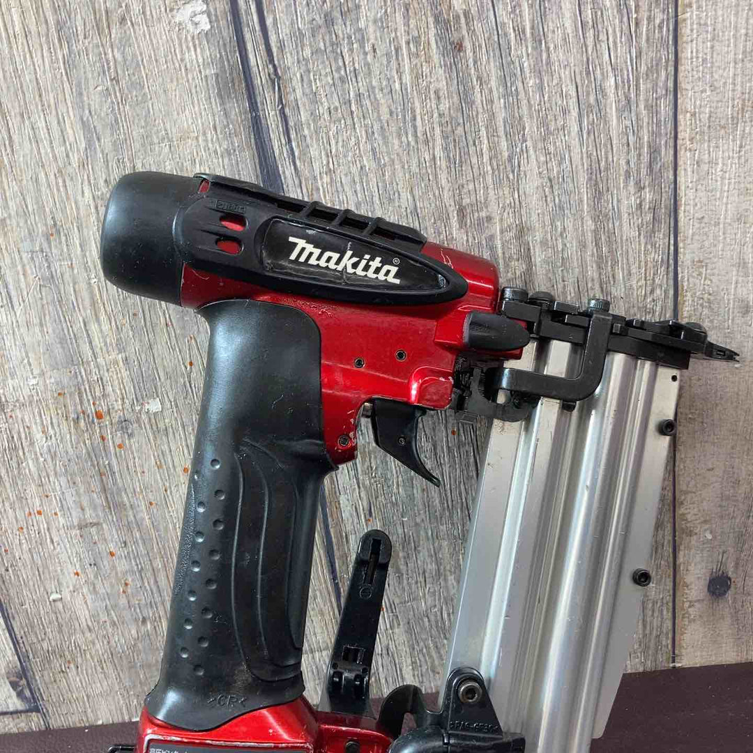 【中古品】 マキタ(makita) 高圧ピンネイラ AF501HP 【東大和店】
