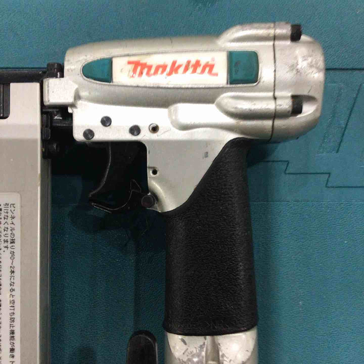 ★マキタ(makita) 常圧ピンネイラ AF351【川口店】