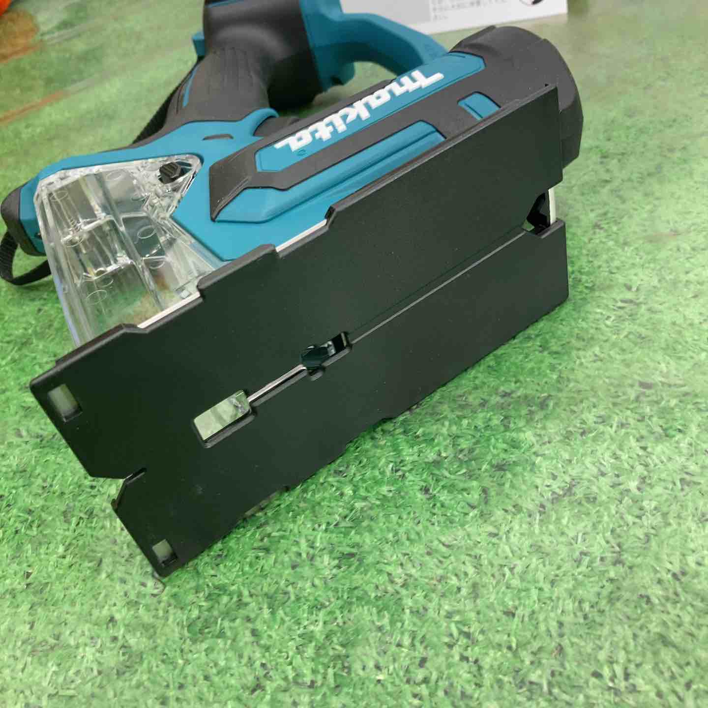 マキタ(makita) コードレスボードカッタ SD100DZ【町田店】 マキタ(makita) コードレスボードカッタ SD100DZ【町田店】 – アクト