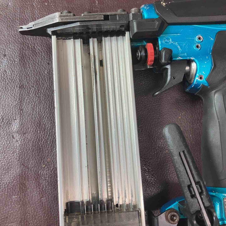 【中古品】マキタ(makita) 高圧フィニッシュネイラ AF552HM 高圧 ケース付属【東大和店】