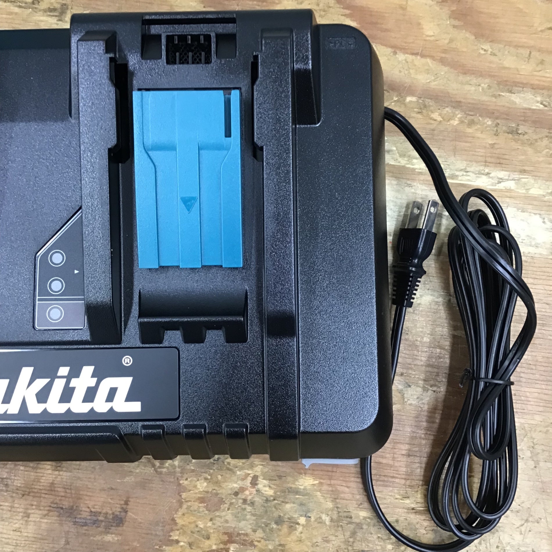 ☆マキタ(makita) 2口急速充電器 DC18RD【柏店】 – アクトツール