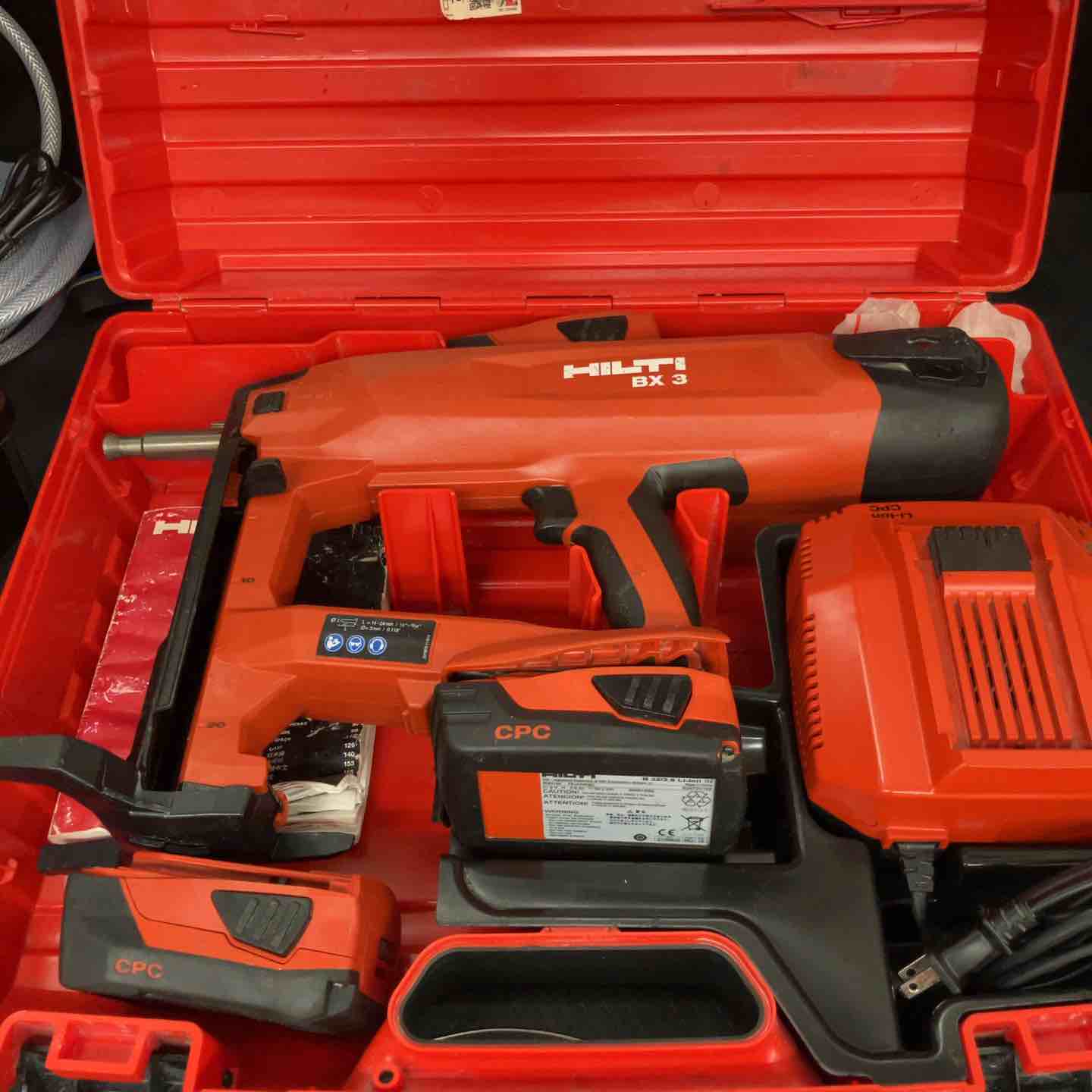 HILTI ヒルティ BX3-ME バッテリー鋲打機【野田愛宕店】【店頭取引限定】【中古】管理番号：IT83V451BELO HILTI ヒルティ BX3-ME バッテリー鋲打機【野田愛宕店】【店頭取引限定