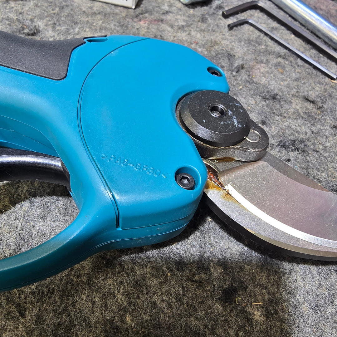 【未使用品】マキタ 18V 充電式せん定ハサミ 本体のみ (UP180DZK)【桶川店】