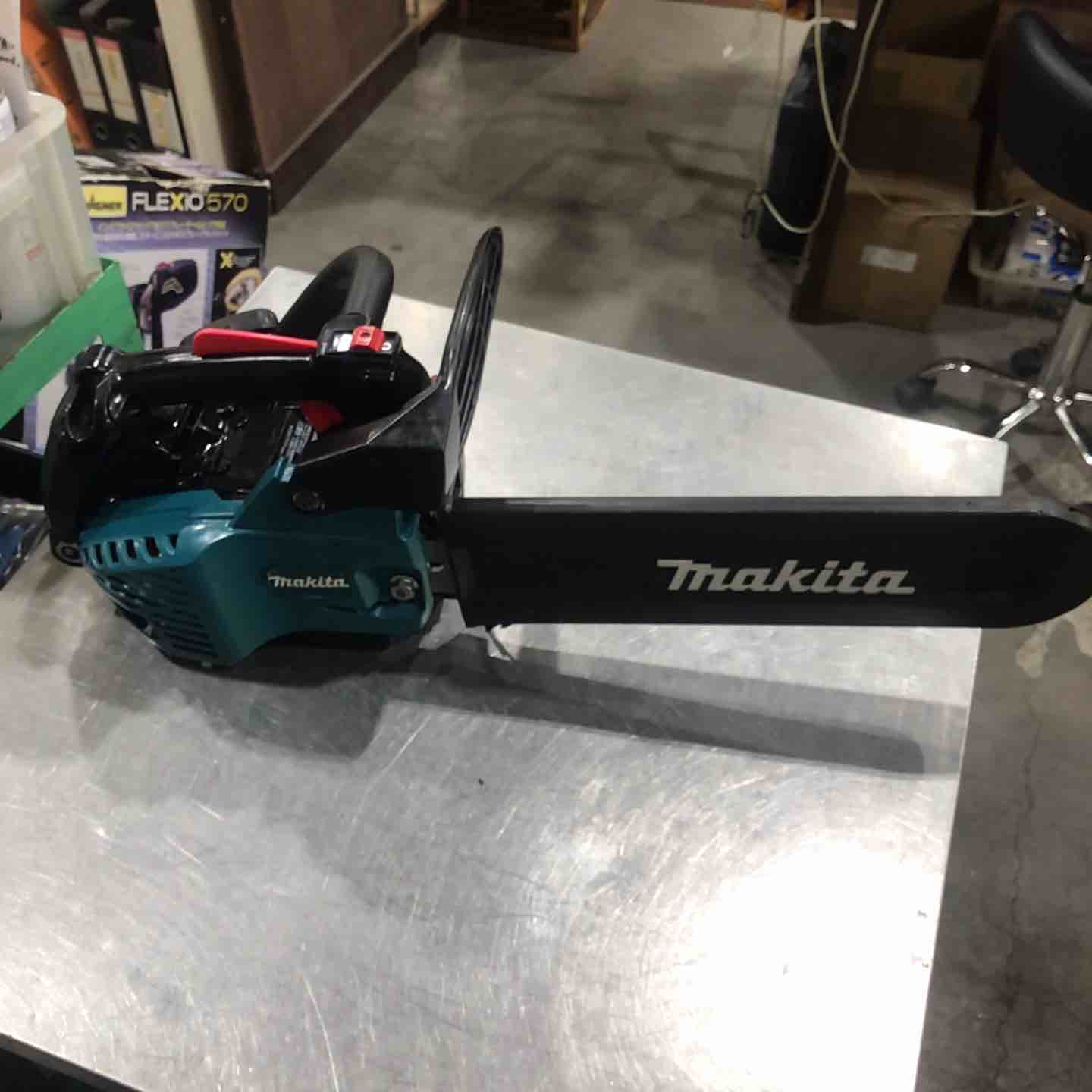 ☆マキタ(makita) エンジンチェーンソー MEA3110TM【川口店 ☆マキタ(makita) エンジンチェーンソー MEA3110TM【川口店