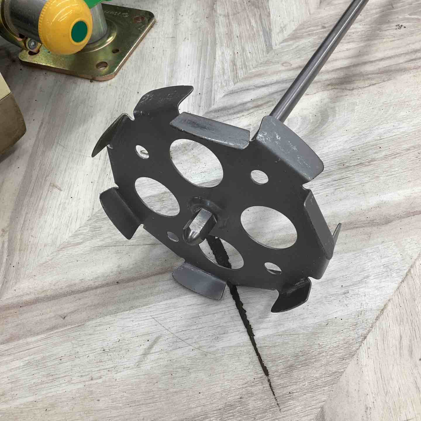 ☆マキタ(makita) コンクリートかくはん機 UT1305【越谷店】 – アクト