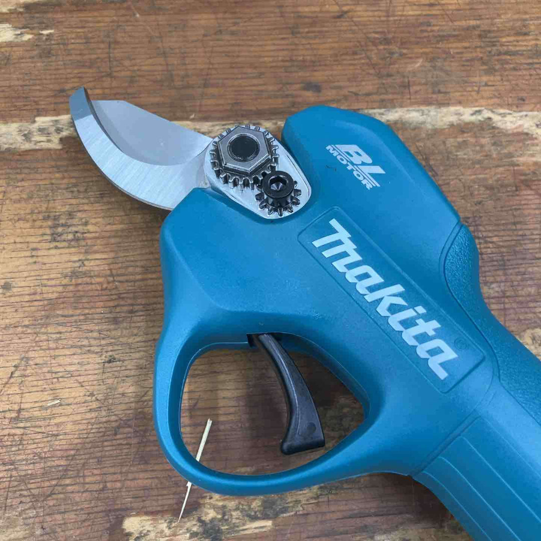 ★マキタ(makita) コードレスせん定ハサミ UP181DZ(本体のみ)【柏店】