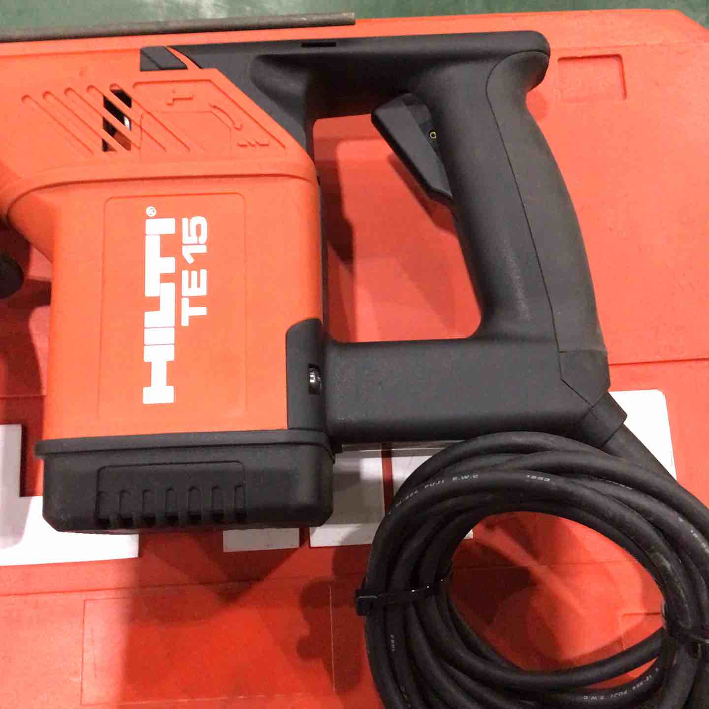 ヒルティ TE4-ADRS ハンマドリル 中古品 バッテリー×2 充電器 集じん機付【ハンズクラフト宜野湾店】 HILTI ヒルティ NURON 充電式ロータリーハンマードリル TE 4-22 + DRS