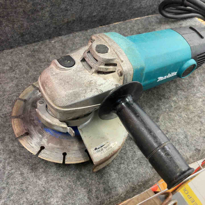 ☆マキタ(makita) 180mm電子ディスクグラインダ GA7011C【鴻巣店】
