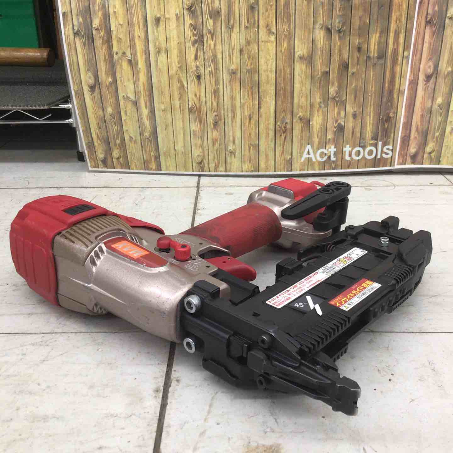 【中古】マックス MAX HA-50F1(D)/4MAフロア スーパーネイラ フロアタッカ 高圧 ケース付き【ハンズクラフト佐賀】 中古品】 マックス/MAX 高圧フロアタッカ HA-50F1(D)/4MAフロア 【鴻巣