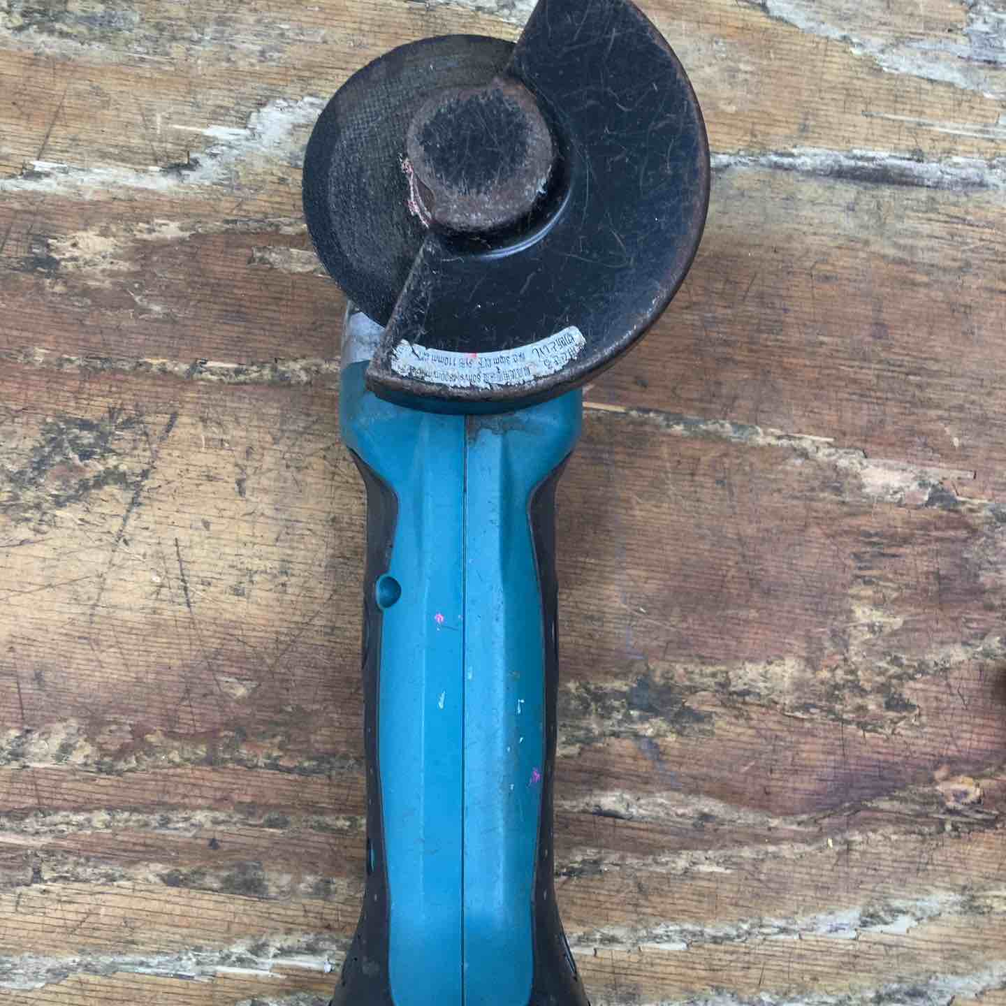 ☆マキタ(makita) コードレスディスクグラインダ GA402DZ【柏店