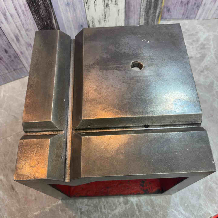 ◇メーカー不明 V溝付桝形ブロック 型式不明 207mm×207mm【八潮店】