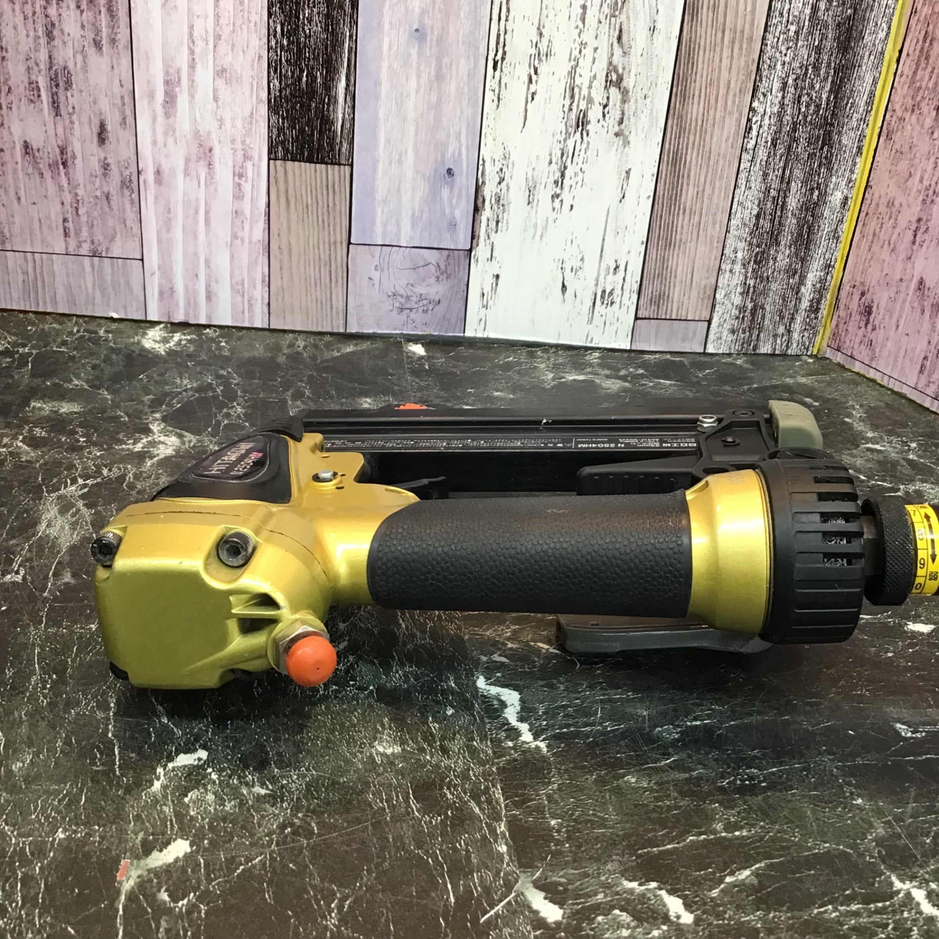 ★ハイコーキ(HIKOKI ※旧:日立工機) 高圧エアタッカ N2504HM【八潮店】 ☆ハイコーキ(HIKOKI ※旧:日立工機) 高圧エアタッカ N2504HM【八潮店