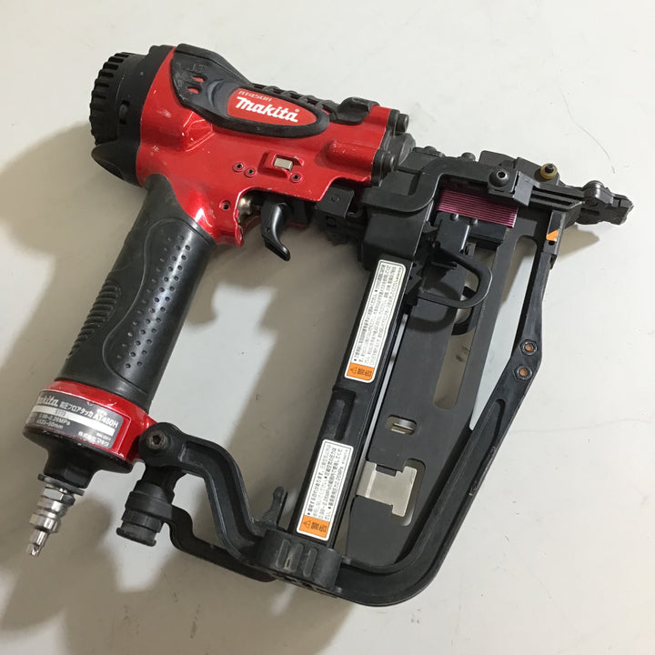 〇マキタ(makita) 高圧フロアタッカ AT450H【戸田店】