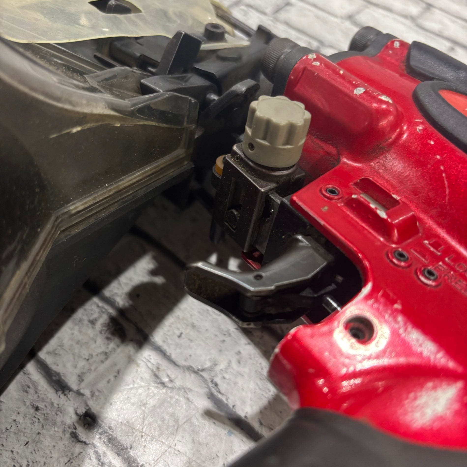 ☆マキタ(makita) 高圧エア釘打ち機 AN911H【川口店】 – アクトツール