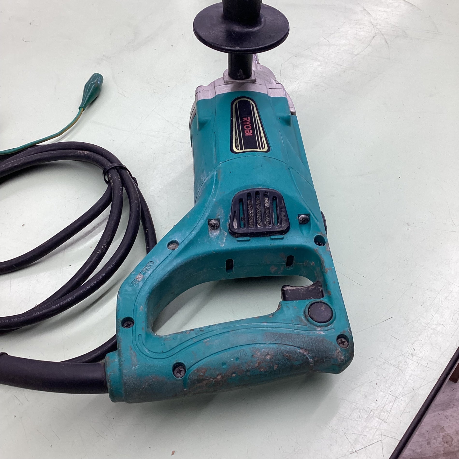 ☆リョービ(RYOBI) コンクリートかくはん機 PM-1011 ☆リョービ(RYOBI) コンクリートかくはん機 PM-1011【越谷店