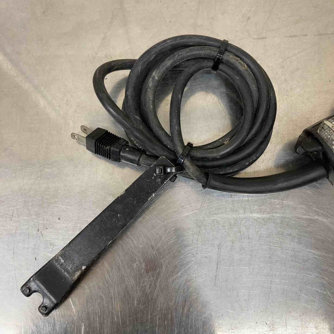 【中古品】☆マキタ(makita) ディスクグラインダ 低速高トルク ブレーキ付 100mm 9533BLA ピンレンチ、砥石付き♪【柏店】