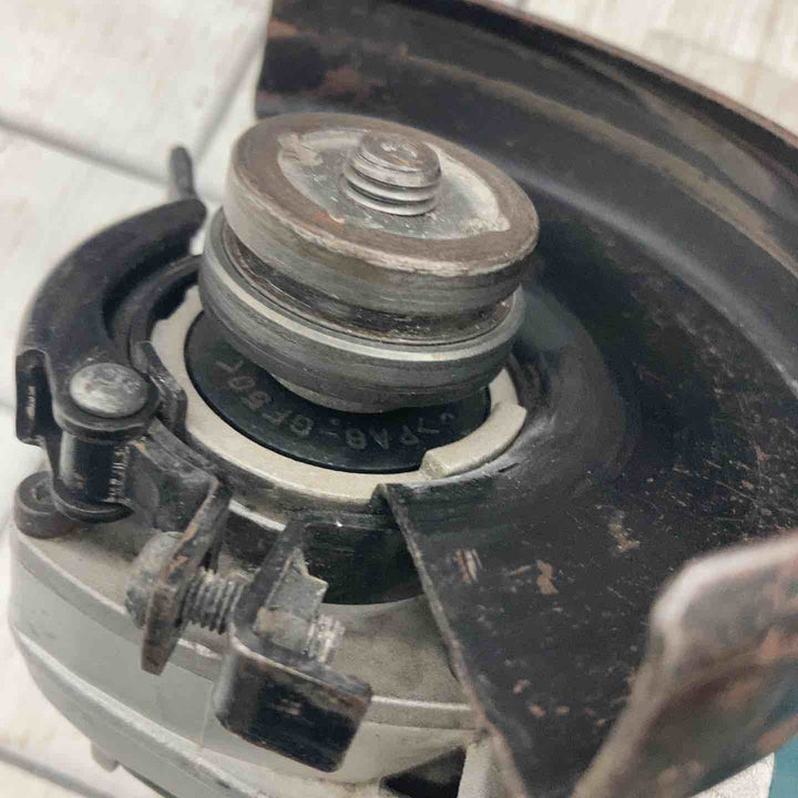 ◇マキタ(makita) 100mm電子ディスクグラインダ 9560CV【所沢店】