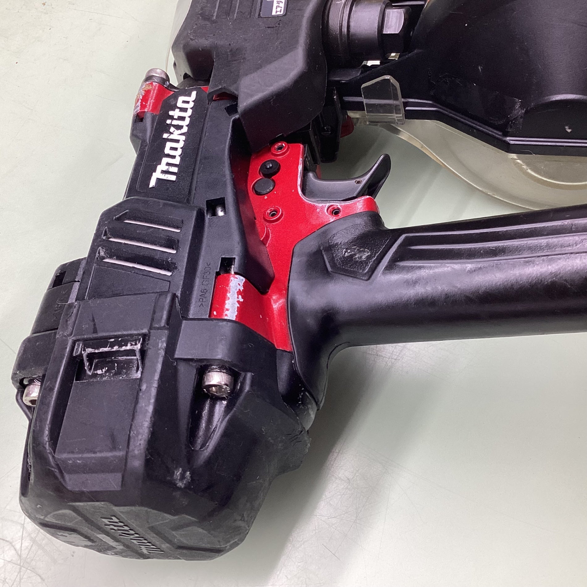 ☆マキタ(makita) 高圧エア釘打ち機 AN636H 32mm〜65mm【越谷店