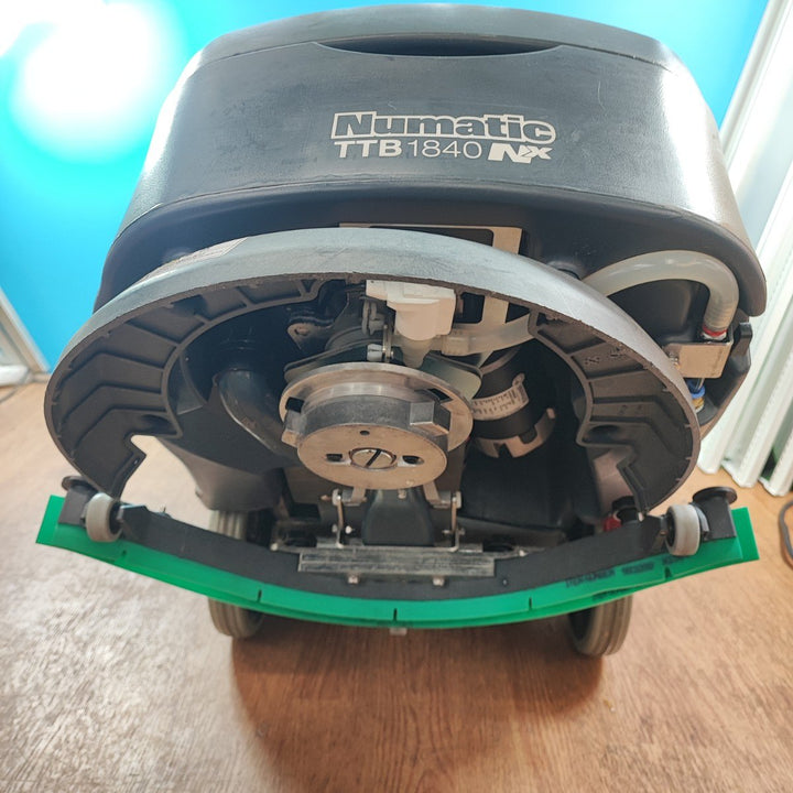 【店頭受取り限定】Numatic 自動床洗浄機 TTB1840NX シーバイエス Duel 1840NX【岩槻店】