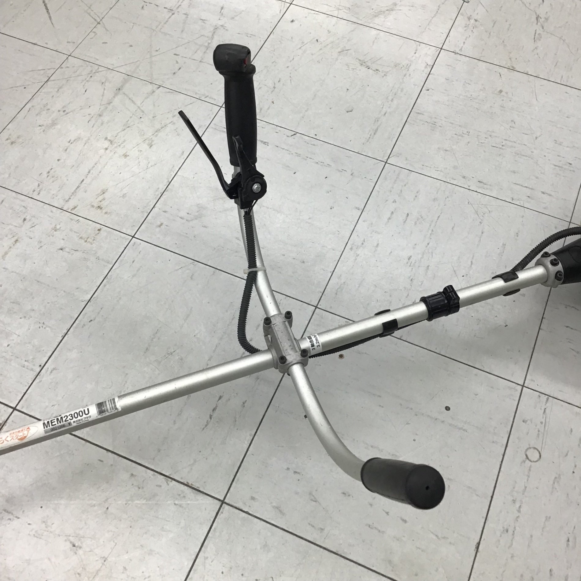 店頭引き取り限定】 ◎メンテ済み◎ マキタ/makita エンジン刈払機
