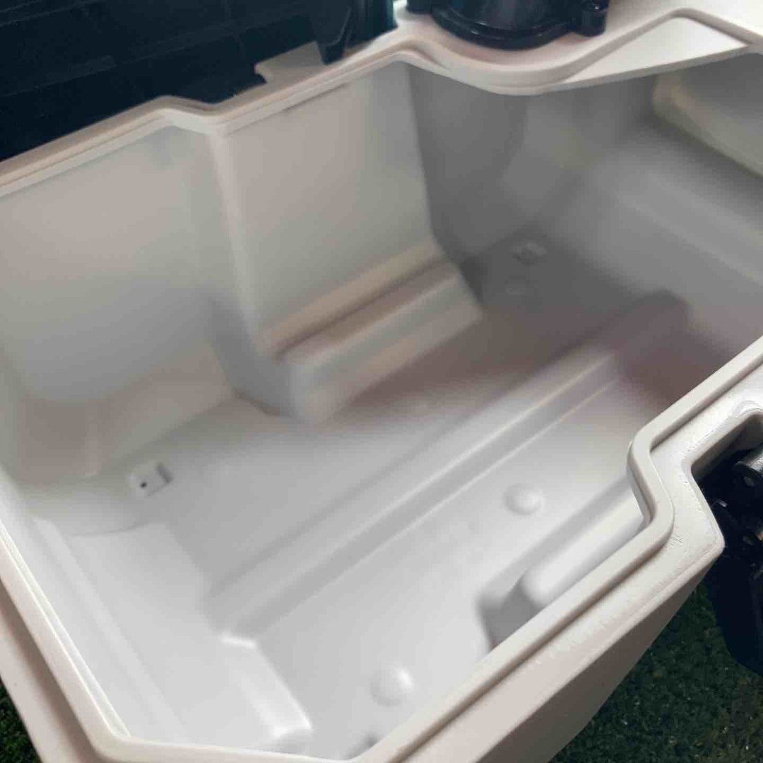 ★マキタ(makita) コードレス集じん機 乾湿両用 VC750DZ【川崎店】