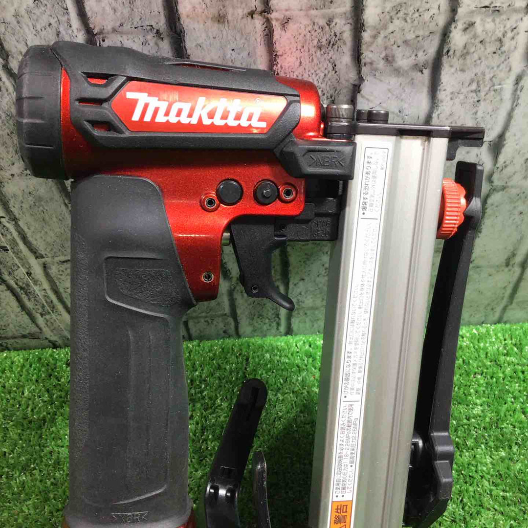 ★マキタ(makita) 高圧エアタッカ AT425HE【川口店】