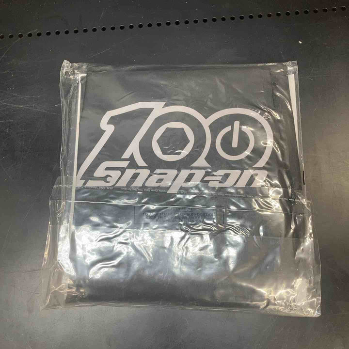 スナップオン(Snap-on) ロゴ入りバックパック 100周年限定シートカバーDSC100(レッド、ブラック各1個)【川越店】