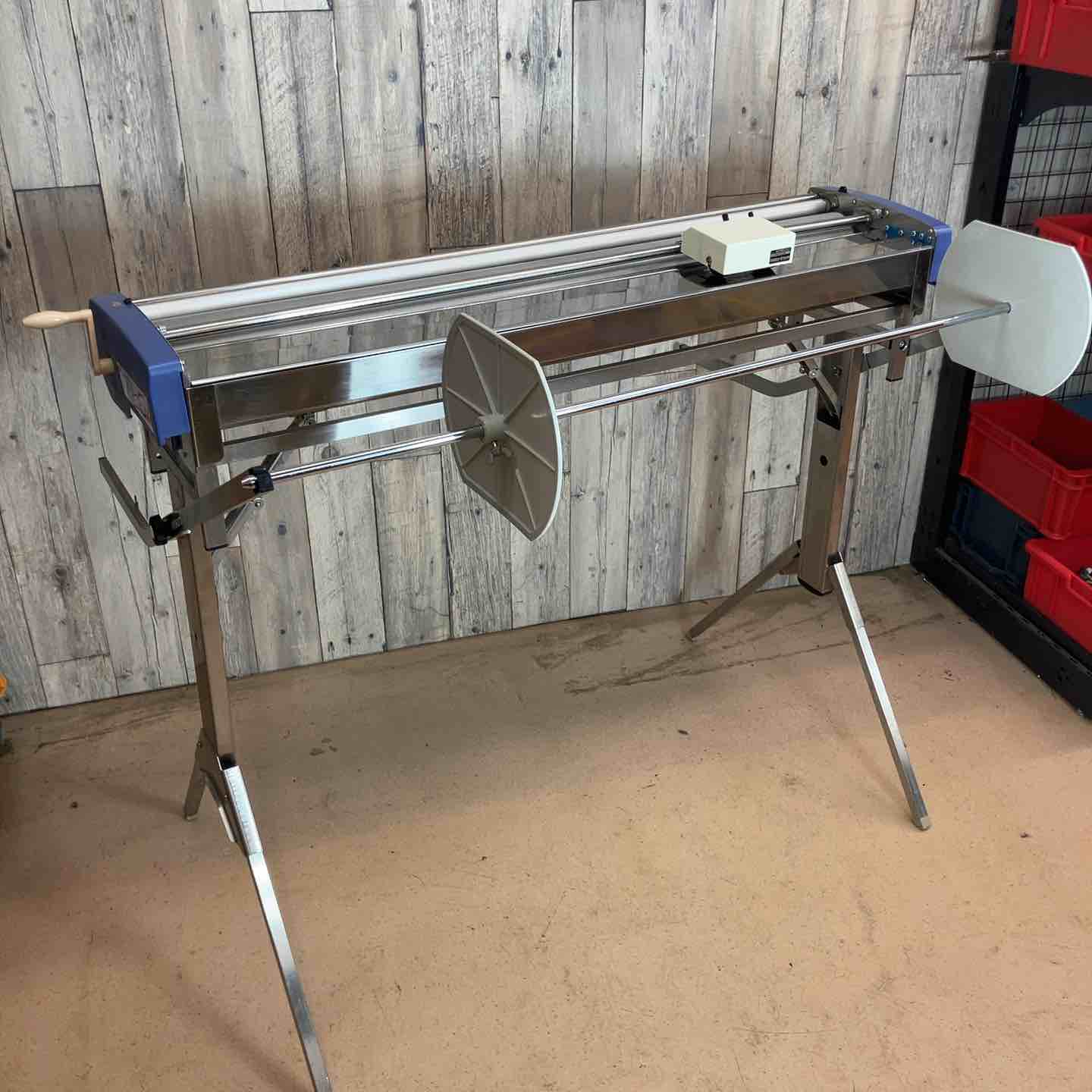 中古品／店頭受取り限定】 極東 手動糊付け機 β-ED (B-ED) 壁紙 クロス