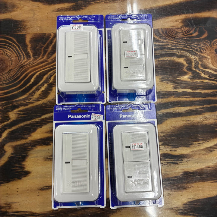 パナソニック Panasonic コスモワイド埋込パイロット･ほたるスイッチ WTP50412WP WTP50421WP 4個セット 【越谷店】
