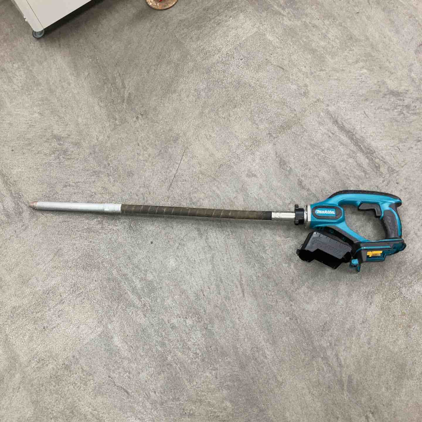 ★マキタ(makita) コードレスコンクリートバイブレータ VR350DZ【川崎店】 ☆マキタ(makita) コードレスコンクリートバイブレータ VR350DZ【川崎