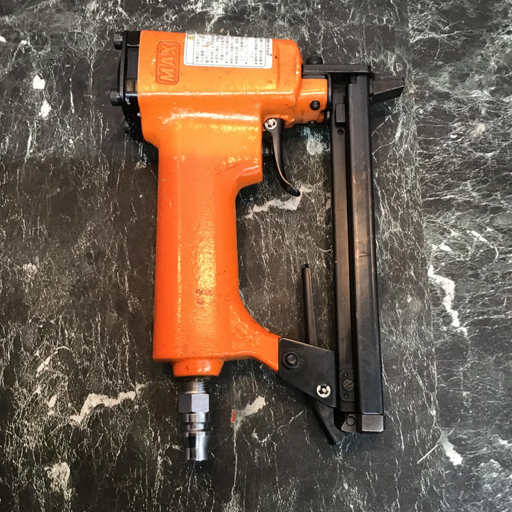 〇マックス(MAX) 常圧ステープル用エアネイラ TA-20A/413J【八潮店】