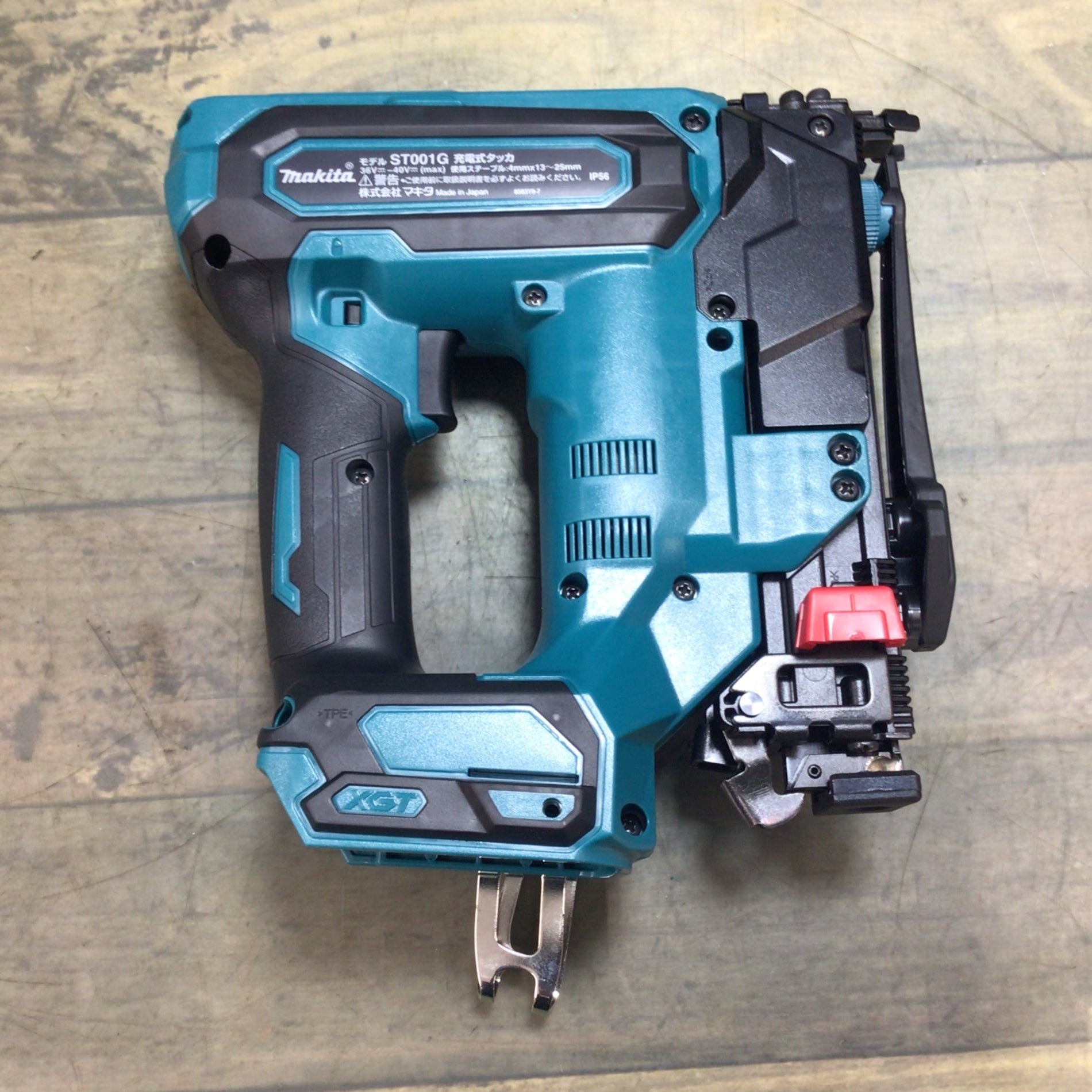 未使用品】☆マキタ(makita) コードレスタッカー ST001GRDX 未使用品】☆マキタ(makita) コードレスタッカー ST001GRDX