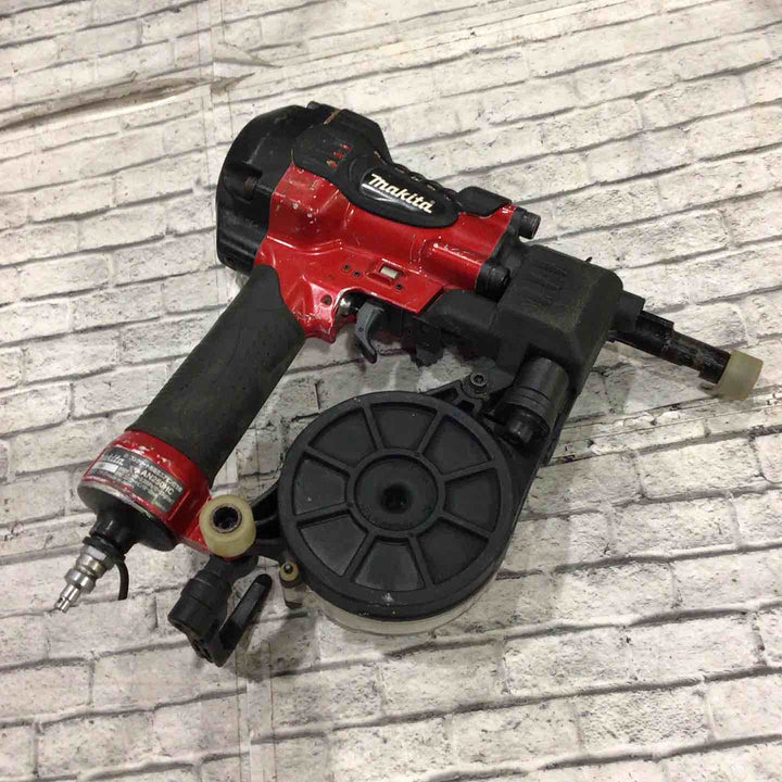 ★マキタ(makita) 高圧エア釘打ち機 AN250HC【川口店】