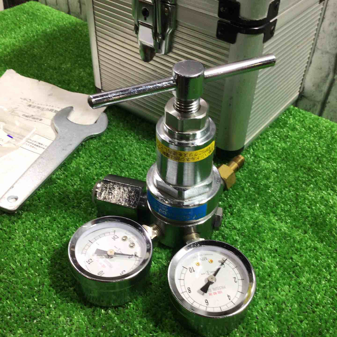 ◇チッソブロー5000型 窒素ガス用圧力調整器　HY-50S【川口店】