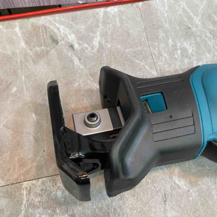 ★マキタ(makita) コードレスレシプロソー JR184DZ【八潮店】