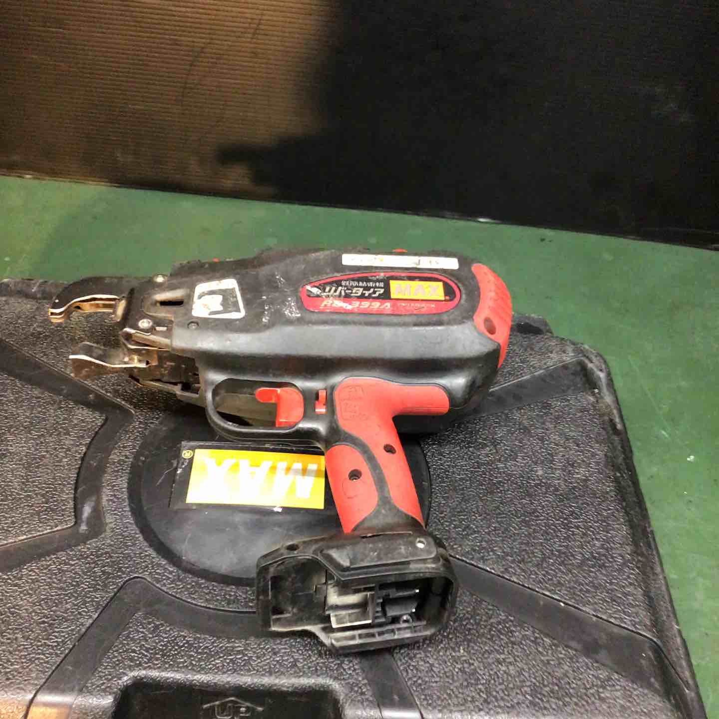 MAX(マックス) 鉄筋結束機 リバータイア　RB399A MAX RB-399A-B2C/40A 14.4V-4.0Ah充電式鉄筋結束機 ウエダ金物【公式