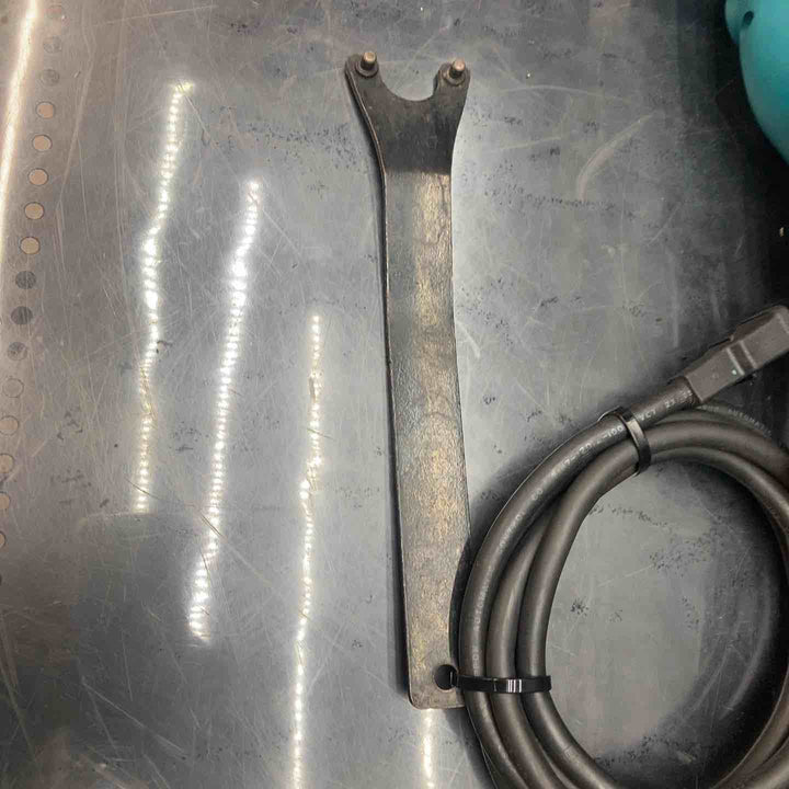 ☆マキタ(makita) 150mm電子ディスクグラインダ GA6021C【川越店】
