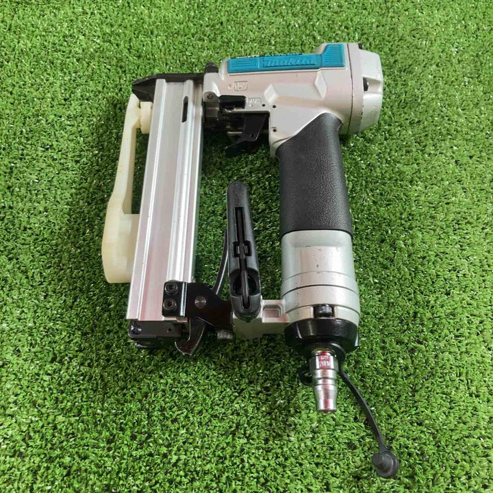 ◇マキタ(makita) 常圧エアタッカ  AT425A【川崎店】