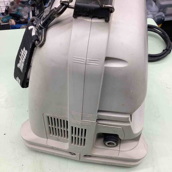 ★マキタ(makita) エアコンプレッサー AC700【越谷店】