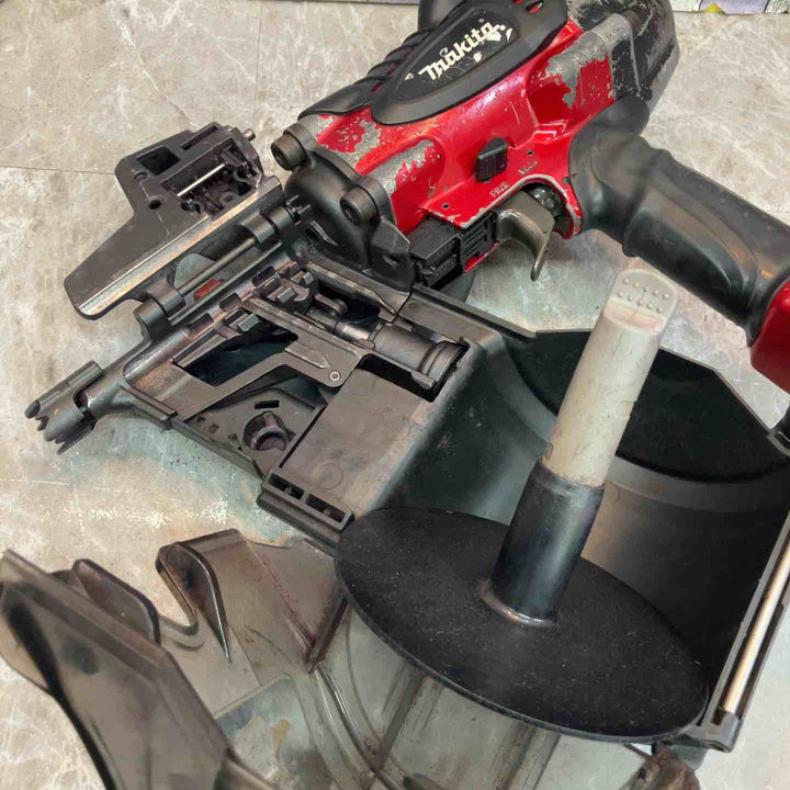 ★マキタ(makita) 高圧エア釘打ち機 AN900HX【八潮店】
