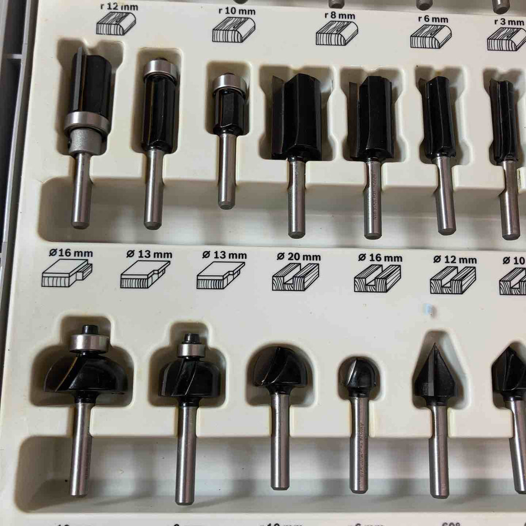 【中古品】ボッシュ(BOSCH) ルーター・トリマービットセット(30種・30本入)【東大和店】
