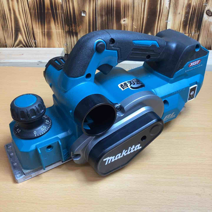 マキタ(makita) コードレスカンナ KP001GZ 表面 平滑 木材 表面削り 仕上げ 厚み調整 厚さ﻿ 面取り 加工 板の反り 平ら 溝【越谷店】