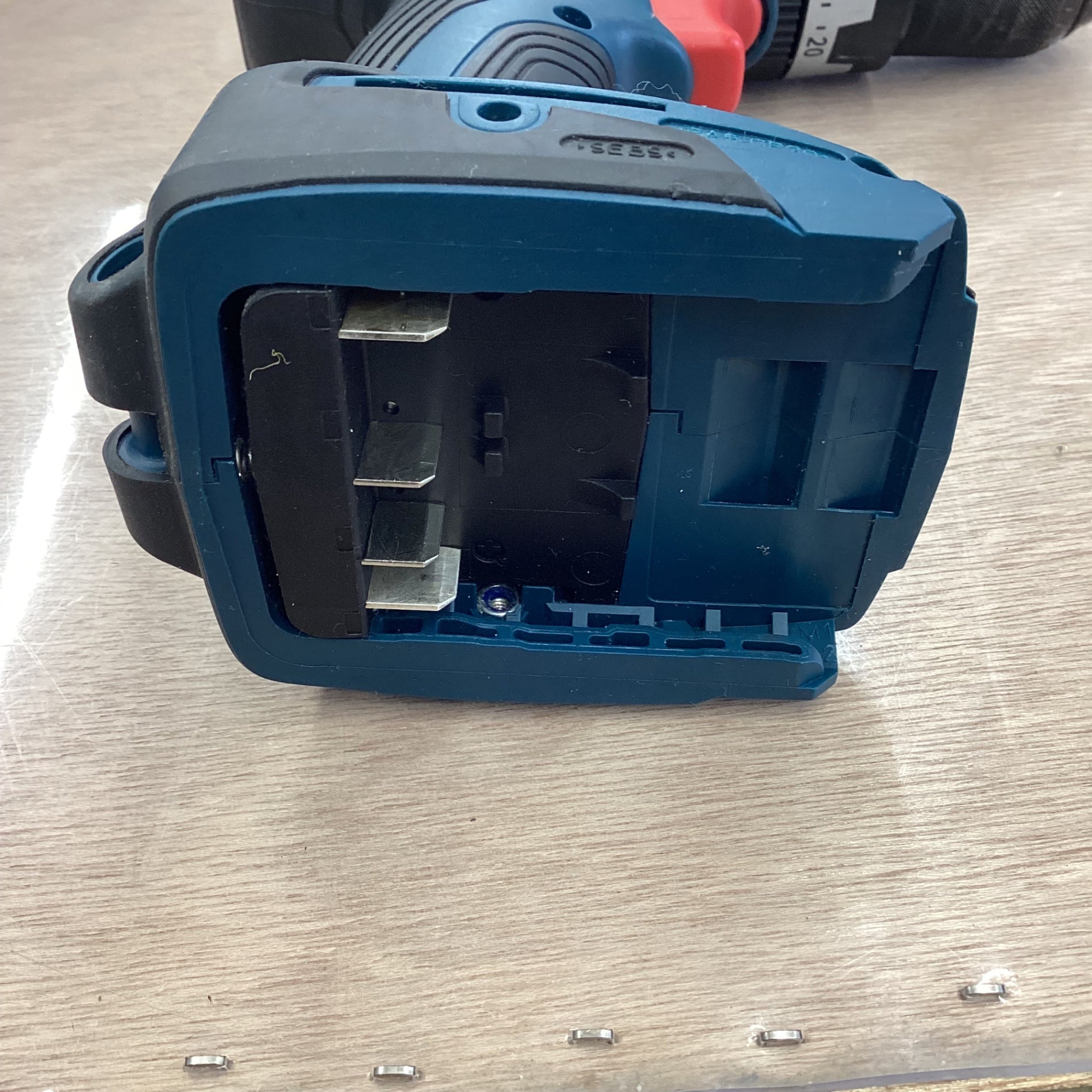 BOSCH(ボッシュ) 18Vコードレス振動ドライバードリル GSB18V-60C【草加