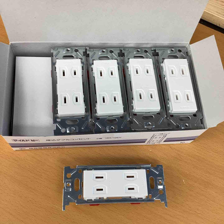 JEC-BN-55　埋め込みダブルコンセント10個入り 壁に埋め込まれ、2つのコンセント口が一体化したものです。【越谷店】