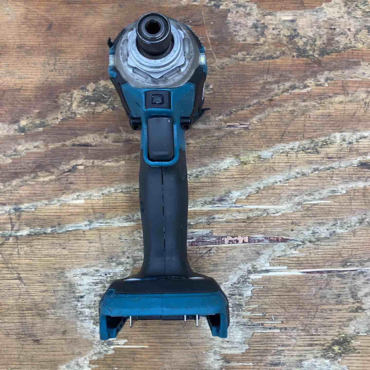 マキタ(makita) TD171DZ コードレスインパクトドライバー【市川行徳店】【店頭取引限定】【中古】管理番号：IT4HRA8NGHRE 松戸店【マキタ インパクトドライバー TD171D ※本体のみ！】を千葉県