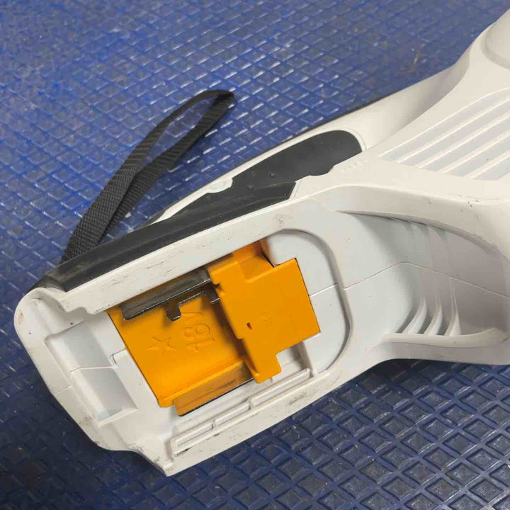 ☆マキタ(makita) コードレスクリーナ 18V CL182FDZW【草加店】