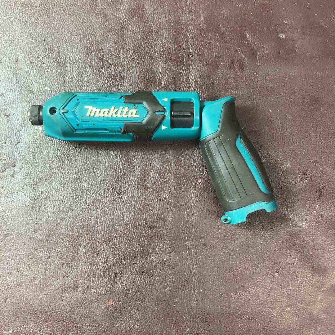 【中古品】 マキタ(makita) コードレスペンインパクトドライバー TD022DZ 【東大和店】