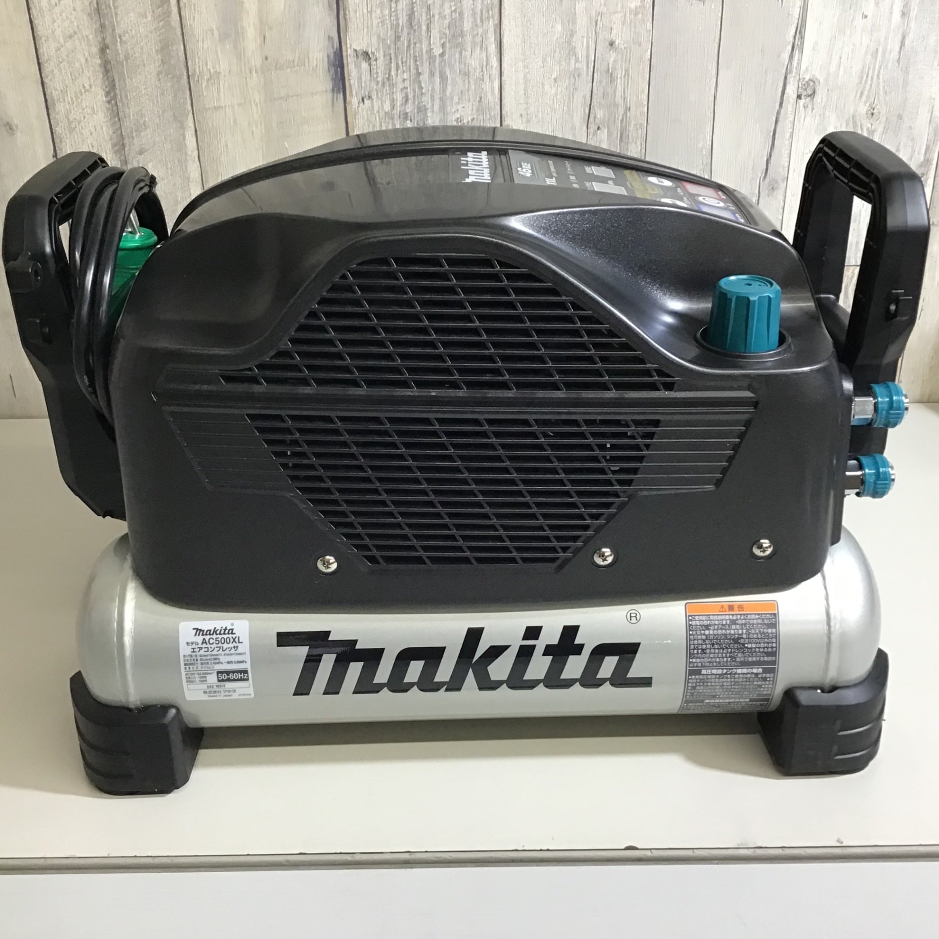 未使用品】 マキタ makita 常圧/高圧 エアコンプレッサー AC500XLB 11L 外箱無し ☆送料無料☆【戸田店】 –  アクトツールオンラインショップ